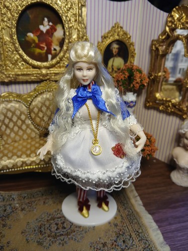 Collector alice in - ,